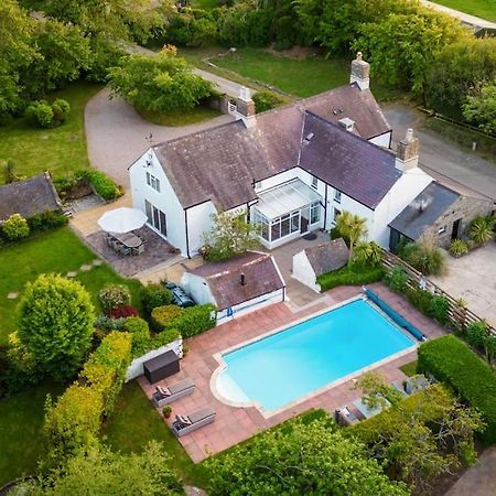 Villa Plas Newydd With Swimming Pool, Fire Pit, And Log Fires Rhiw Exterior foto