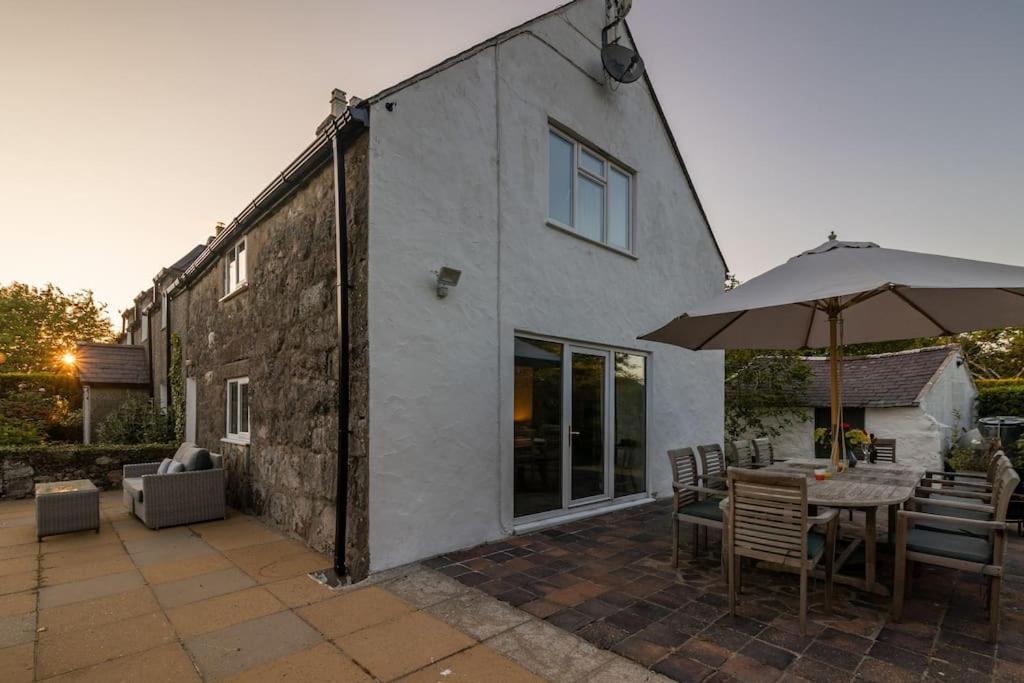 Villa Plas Newydd With Swimming Pool, Fire Pit, And Log Fires Rhiw Exterior foto