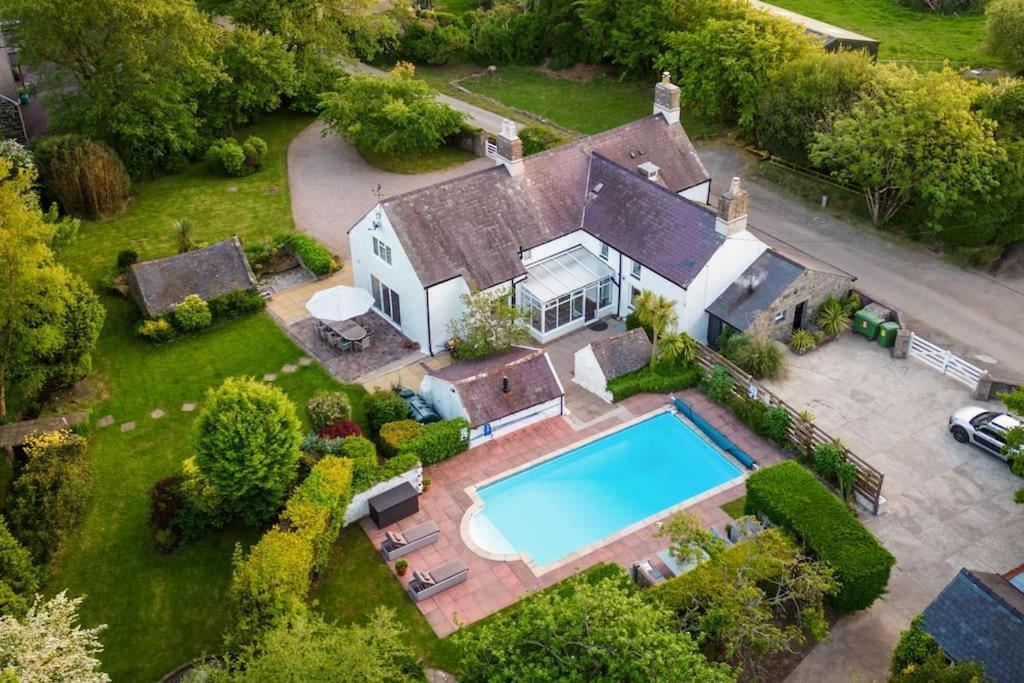 Villa Plas Newydd With Swimming Pool, Fire Pit, And Log Fires Rhiw Exterior foto